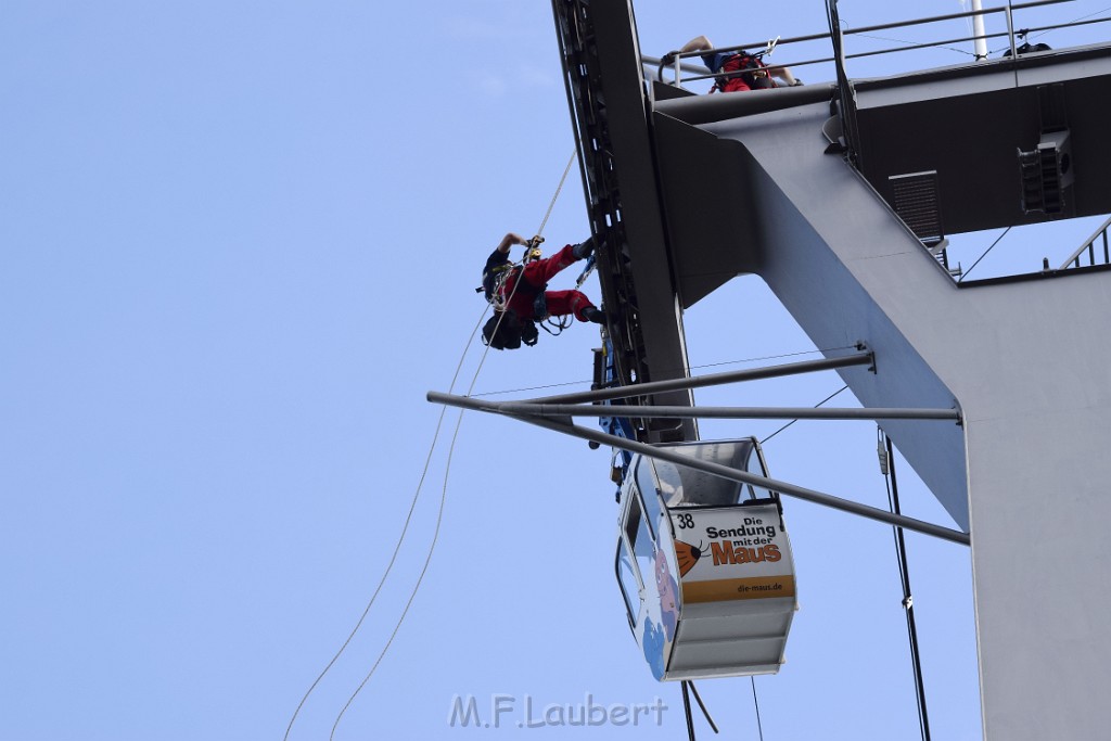 Koelner Seilbahn Gondel blieb haengen Koeln Linksrheinisch P066.JPG - Miklos Laubert